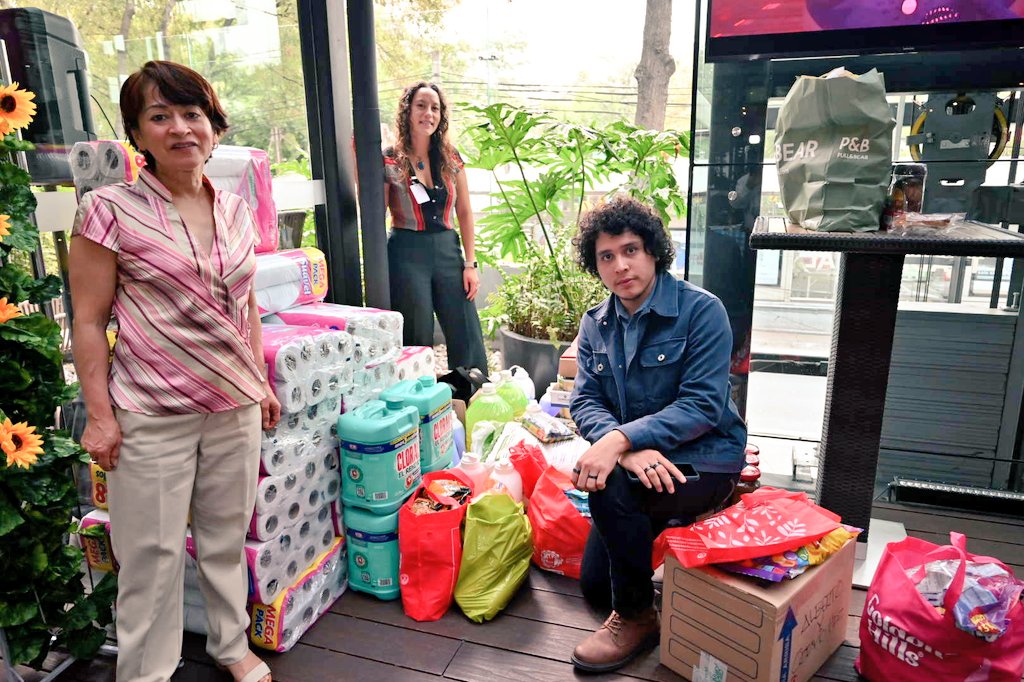 Durante la reunión de octubre del Club Skål Internacional de la Ciudad de México, José María Manzanares, Presidente, llevó a cabo su informe de actividades e invitaciones especiales, entre ellos: El donativo por el 90 aniversario de <a href="/Skal_Intl/">Skål International</a>, la rifa de recuperación Skål