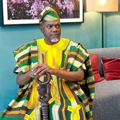 ikechukwunwaji2's tweet image. The name of Mr Peter Obi, is driving Reno mad, he is now at Oshodi market. Ones you mention Mr Peter Obi, Reno will start dancing. A lot of people are there right now watching him.