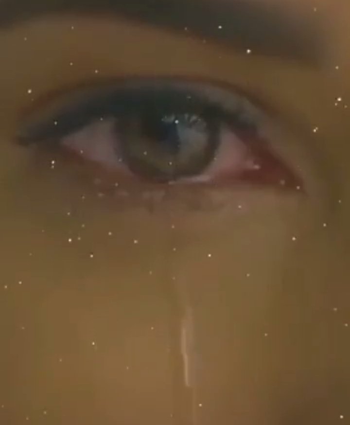 EzheranIk910410's tweet photo. Hayat tesbih gibidir.
Dertli isen çekmesini.
Mutluysan salamasını.
Bileceksin......?
Ama bana sabır çekmek.
Düştü ......"🤲🏼😥😥🌌
#Geceye🥀🌙
#birtutamacı🥺
#bolca😭 https://t.co/Z18wDRcUyG