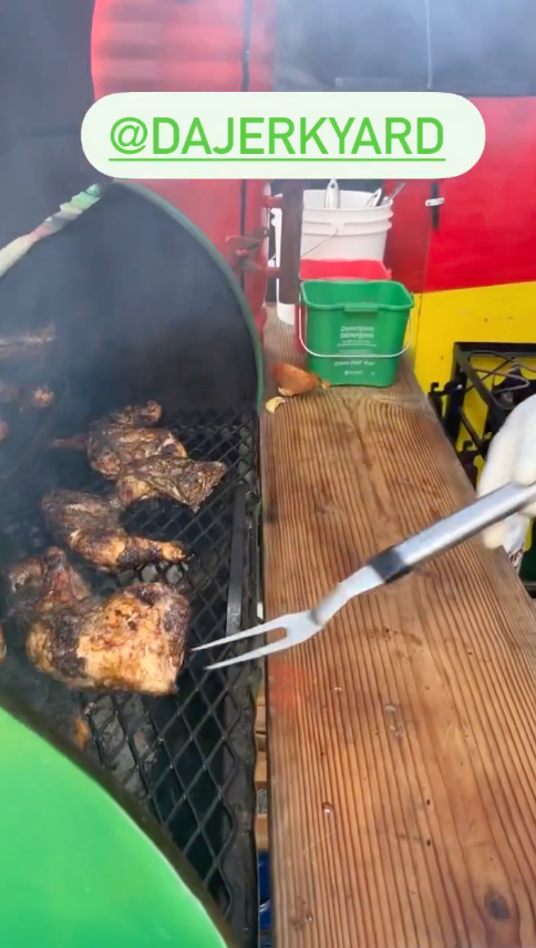 🇯🇲Stop by our Sunset location for a new Delicious collab with <a href="/dajerkyard/">Dajerkyard</a> serving authentic Jamaican Jerk ™️😋

deliciouspizza.com/introducing-th…