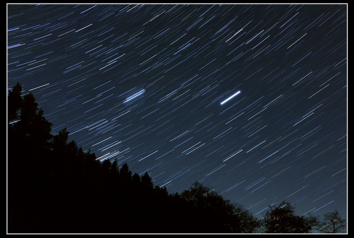 mars_stu's tweet photo. Star trails above @campatkielder at the end of @Kielderstarcamp last weekend... https://t.co/ORysxNjMme