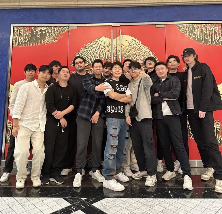 Bronzey's tweet photo. we are vegas ❤️‍🔥 https://t.co/q0XinaWqEp