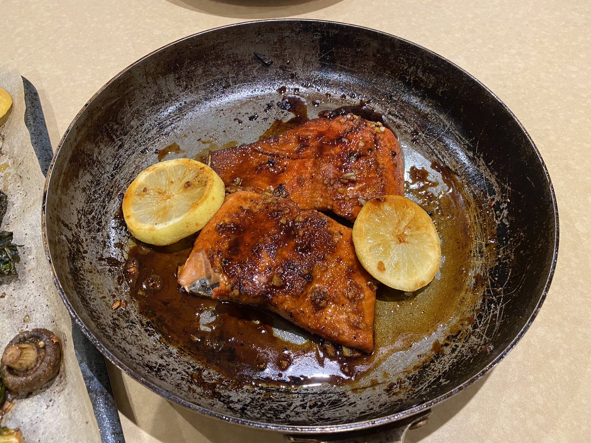 imissthemoonn's tweet photo. honey garlic salmon https://t.co/187t8WMnYH