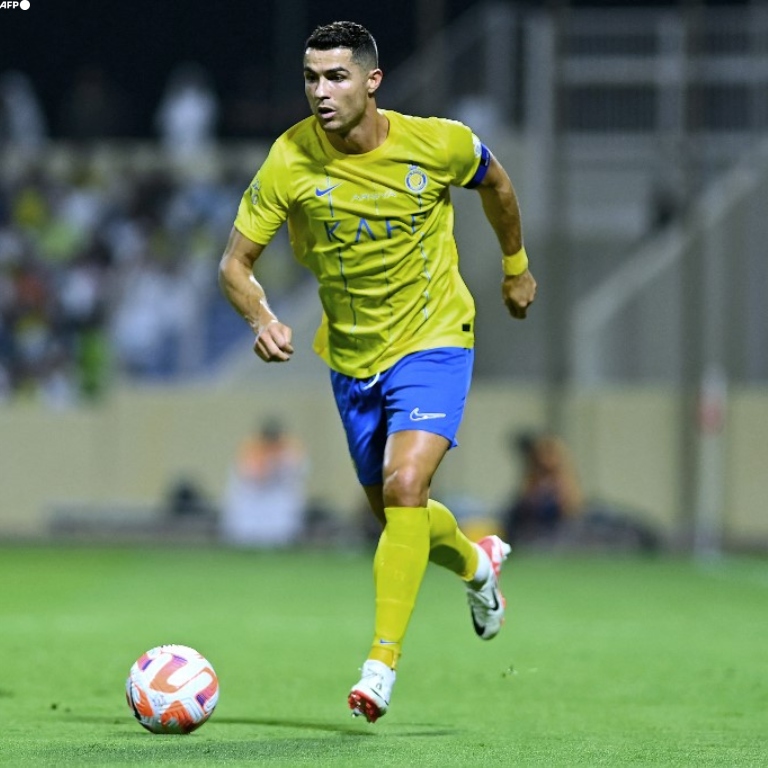 ¡¡CRISTIANO RONALDO!! ¡¡PERO QUÉ GOLAZAZAZAZO SE ACABA DE MANDAR EL BICHO!! ¡¡ESPECTACULAR DISPARO DE ZURDA!! ¡¡DESDE FUERA DEL ÁREA!! ¡¡OBRA DE ARTE DEL MÁXIMO GOLEADOR HISTÓRICO DEL FÚTBOL PROFESIONAL!!