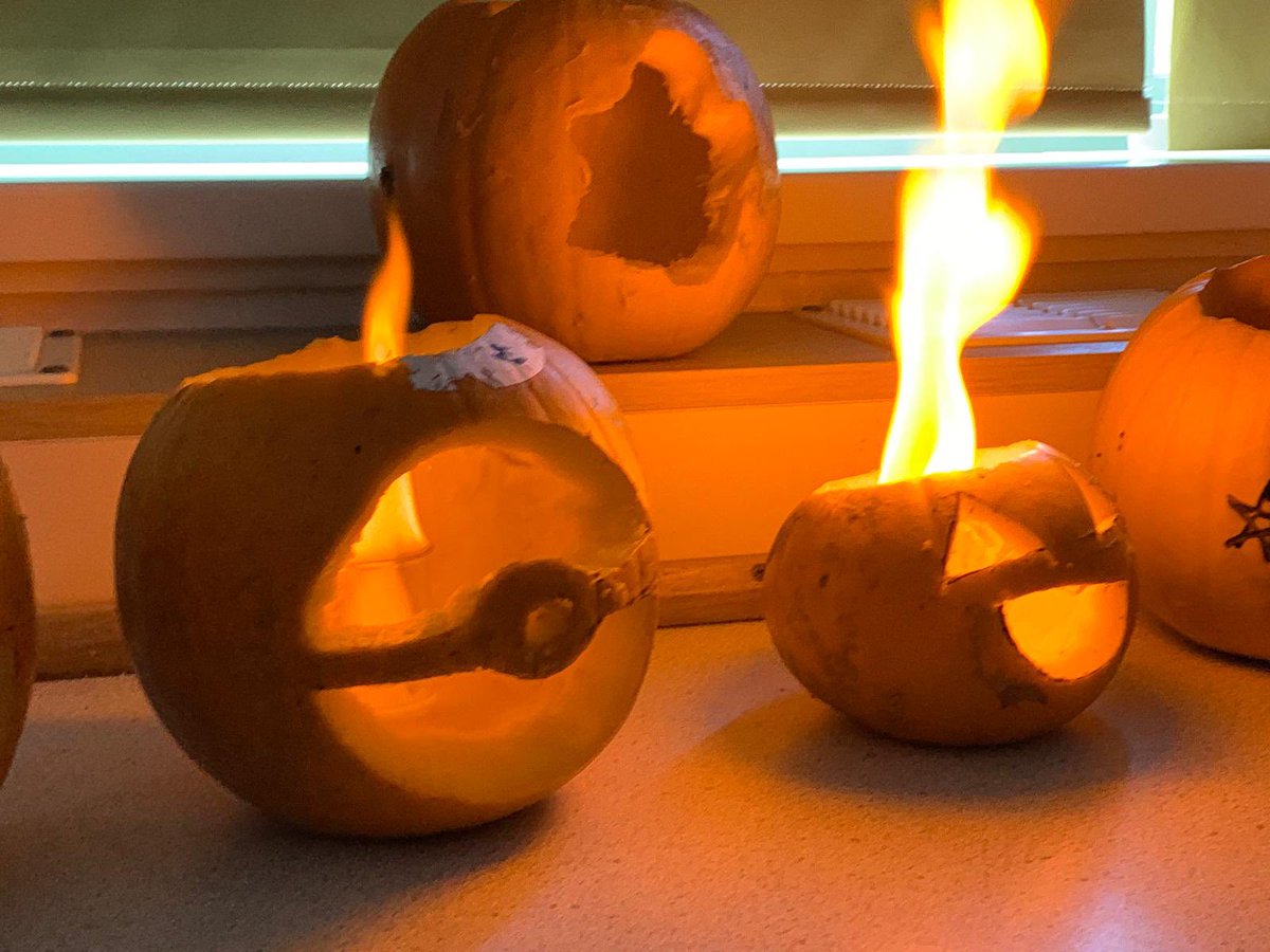 TGAS_Science's tweet image. The very popular Science Club had a Halloween theme this week. Pumpkin lanterns with a bit of colour.  🎃 🟩🟨