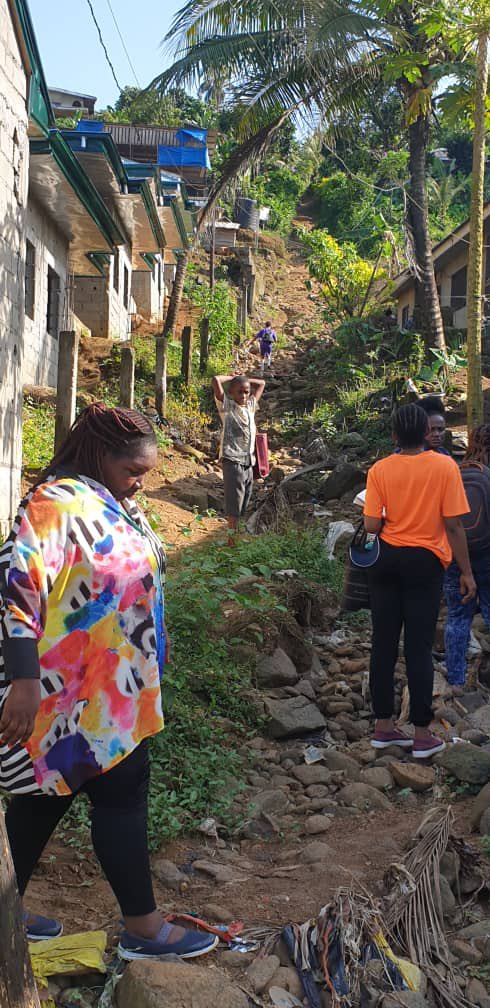 Thanks to the generous support of @UAFAfrica, #GenEgaliteECCAS actors co-led by @SolidarityHeal1 , @ASOMEF237, @iamMifali & @WfacCmr R conducting an ethno-study on the gendered dimension & impact on womxn/grrls of the catastrophic landslides which occurred in Limbe months back.