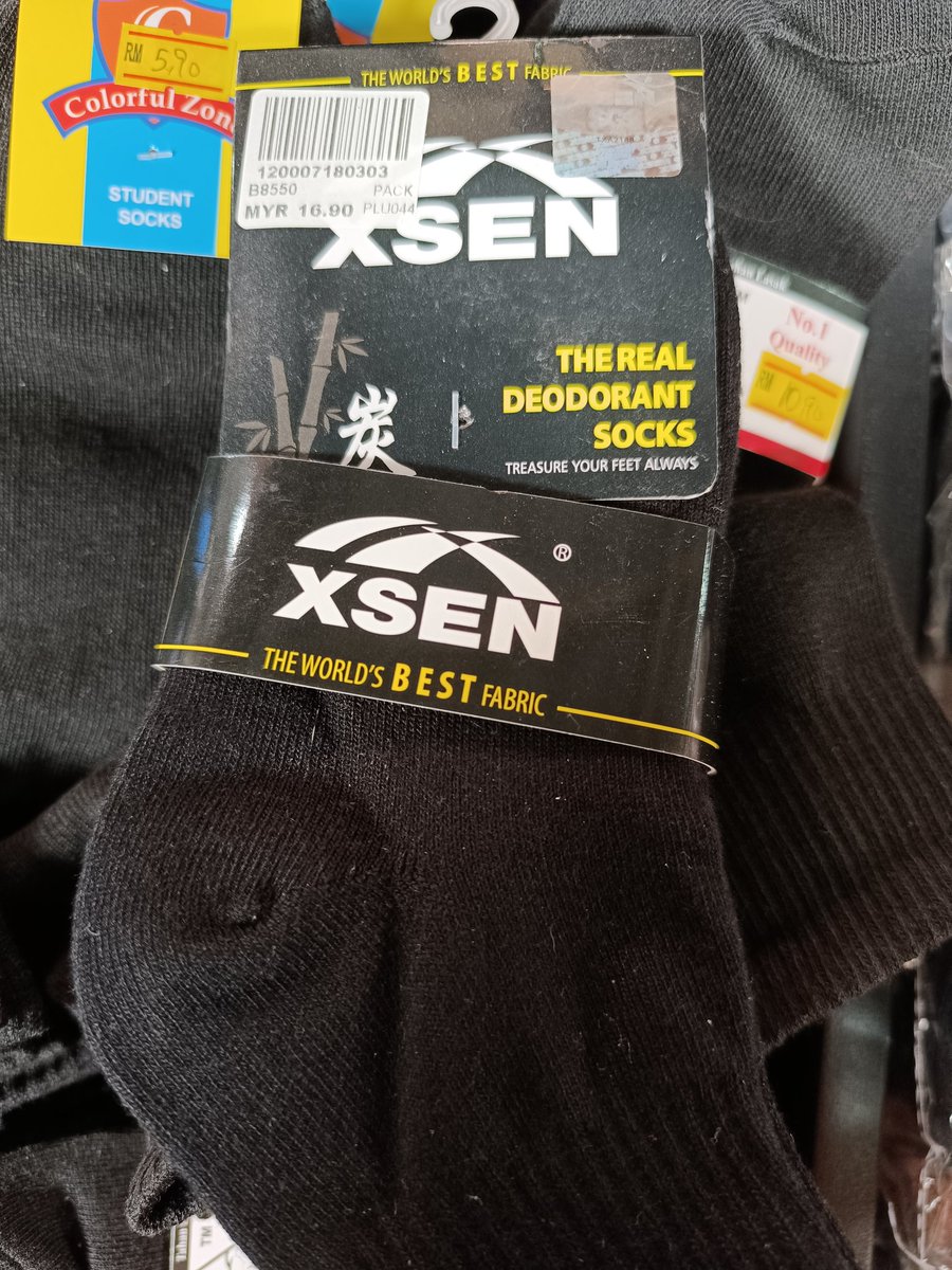 pinetworkmember's tweet image. 📢Pioneers, be proud of your contribution to #PiNetwork

📌 Wanliwang market in Ipoh, Malaysia
🧦 Pair of socks for .0000055 Pi

🎉This is amazing and Pioneers are doing fantastic to contribute to the mission and vision of #PiNetwork 

#pinetworknews #picoin #pioneers