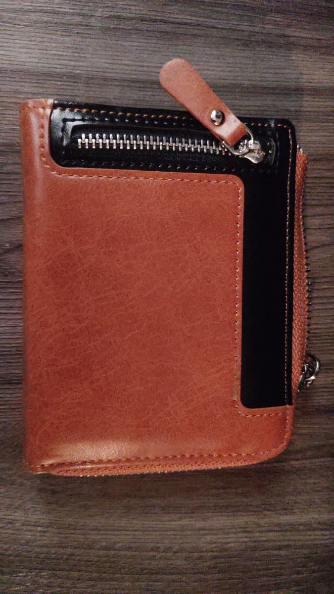 CRfid75034's tweet image. ¡Cartera RFID de Cuero  en Venta!
Ya esta disponible Nuestra elegante cartera de cuero equipada con la última tecnología RFID. Mantén tus tarjetas y datos personales seguros con esta cartera. Es el regalo perfecto para ti o para alguien especial. ¡No te pierdas esta oferta!
