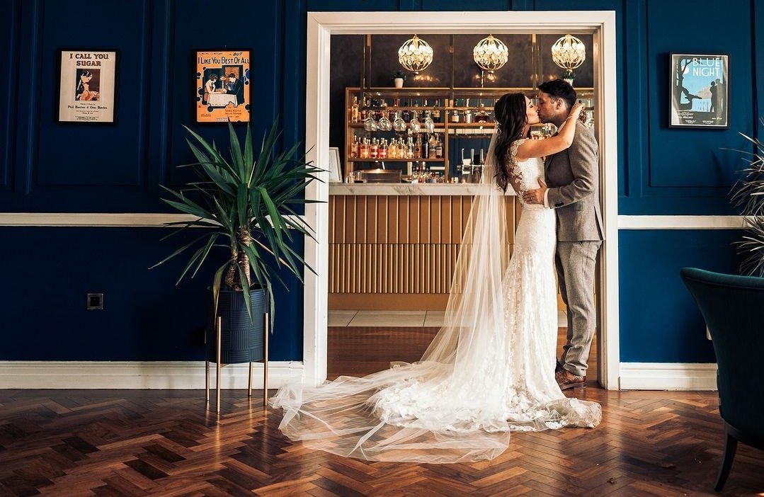 Its been a while Twitter (are we still calling it twitter?) 

We got married 🤍🥂