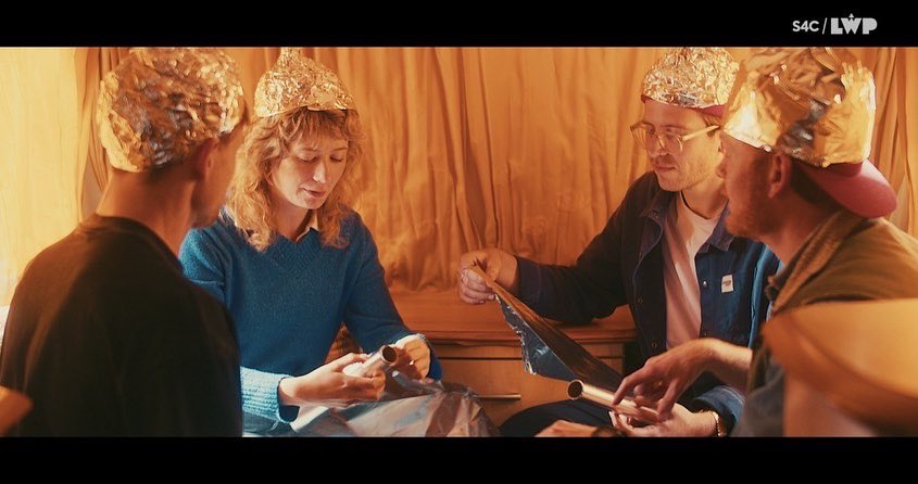 #oumuamua fideo allan ar @LwpS4C dydd Llun. Video out on Lwp this Monday 🕺🏾

Cyfarwyddwr / director: Rhys Davies