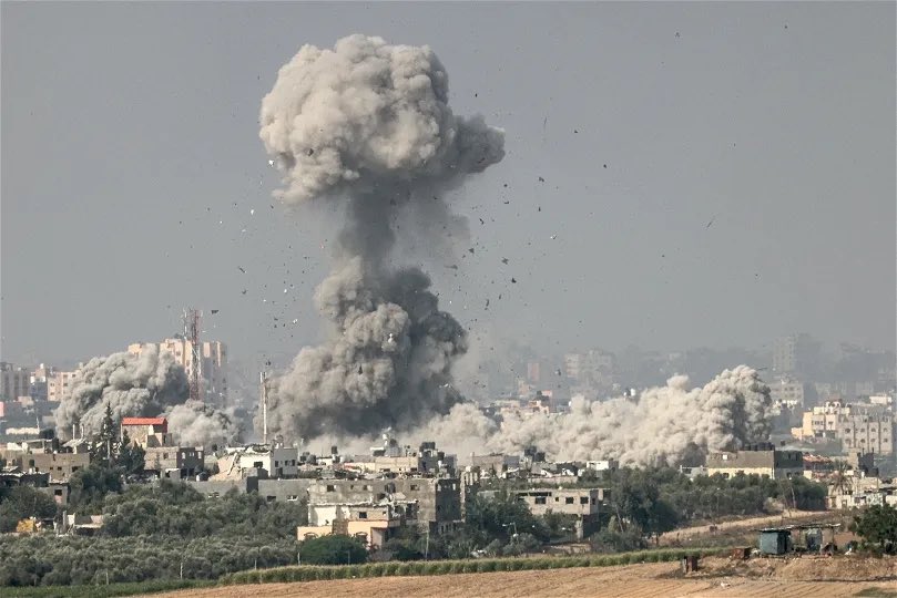 🇵🇸🇮🇱 FLASH - 700 Palestiniens ont été tués dans les bombardements israéliens à #Gaza ces dernières 24 heures, dont plus de 300 enfants. (ministère palestinien de la Santé)