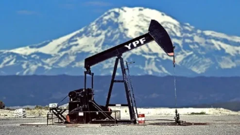 EnergeticoAR's tweet photo. Bolotaje: YPF y Vaca Muerta ante una encrucijada
https://t.co/DPe1l7RpQ7
#Paspartu
#YPF
#VacaMuerta
#Balotaje2023
#SergioMassa #JavierMilei https://t.co/OzVWrCoaZI