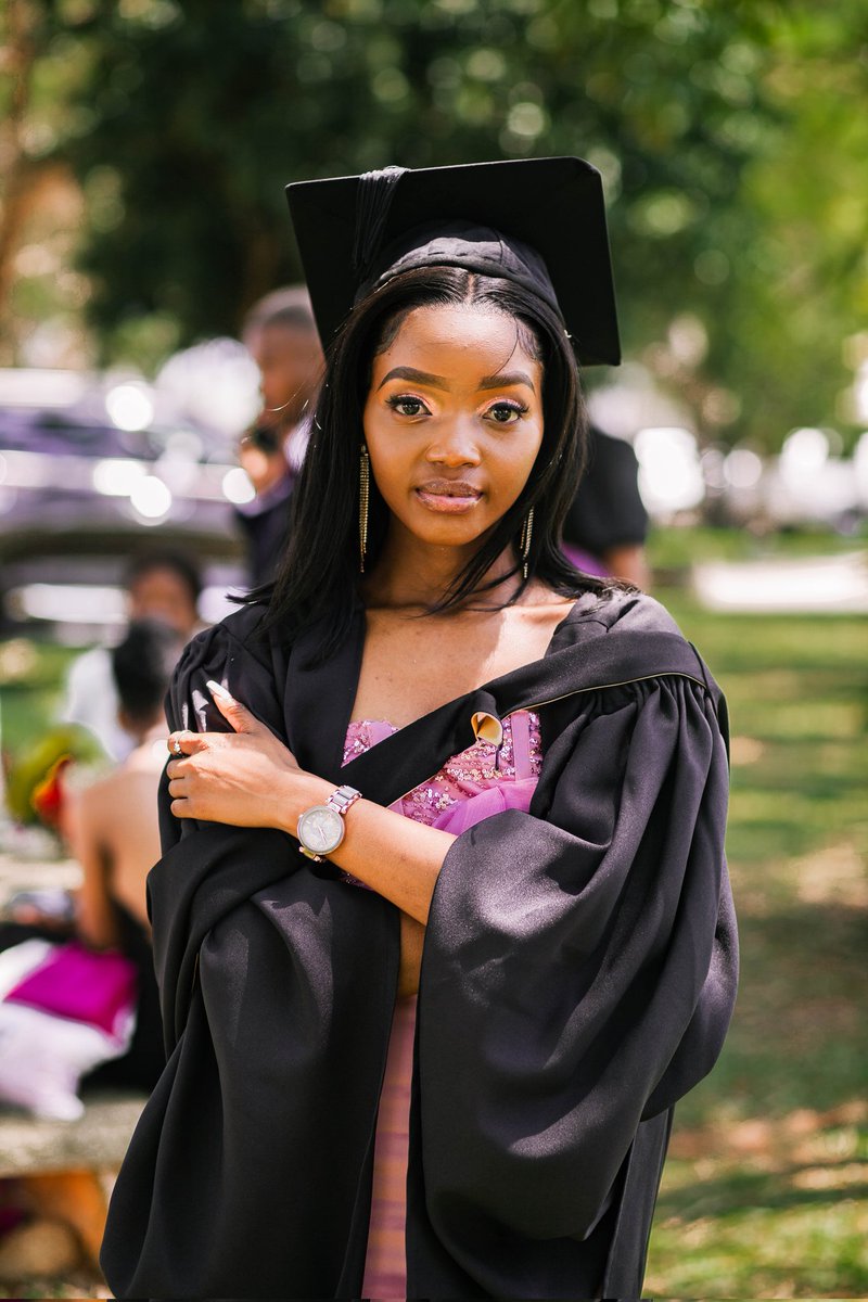 Yemalangeni's tweet image. One degree hotter 🎓❤️
#Classof2022