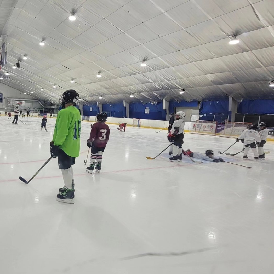 Sunday's Hockey Initiation 1 class with NJ Devils Alum Grant Marshall 🏒🥅