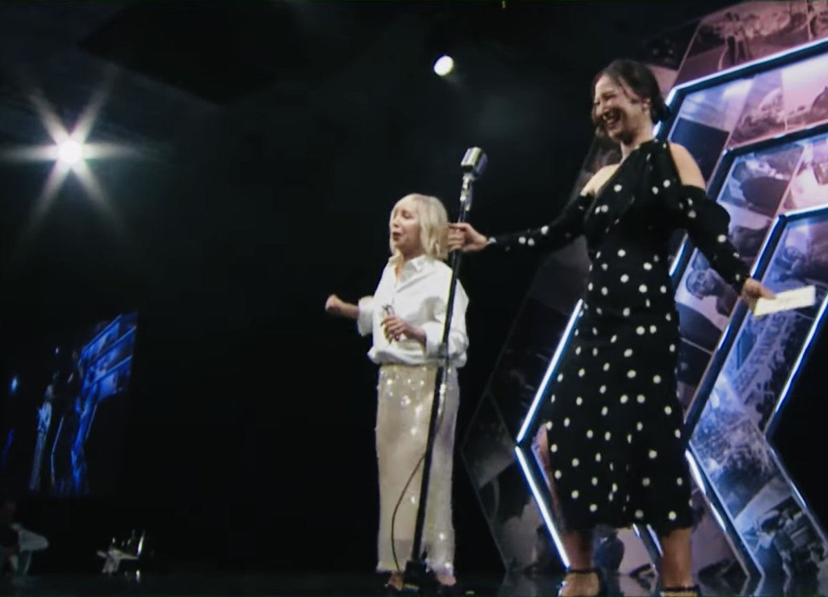 Jennifer Spence (@spencejen) on Twitter photo What an honour & a blast to present at the #dgcawards with comedy legend
@nancyRtweets ! Thank you #WarrenSonoda & <a href="/DGCTalent/">DGC National</a> for having me! Congrats to all the winners & nominees 🎉 Major love n’ thanks to <a href="/m_s_addison/">michelle addison</a> & <a href="/artistrhi/">Rhia, Beauty Artist</a> for helping me get gussied up! What an honour & a blast to present at the #dgcawards with comedy legend
@nancyRtweets ! Thank you #WarrenSonoda & <a href="/DGCTalent/">DGC National</a> for having me! Congrats to all the winners & nominees 🎉 Major love n’ thanks to <a href="/m_s_addison/">michelle addison</a> & <a href="/artistrhi/">Rhia, Beauty Artist</a> for helping me get gussied up!