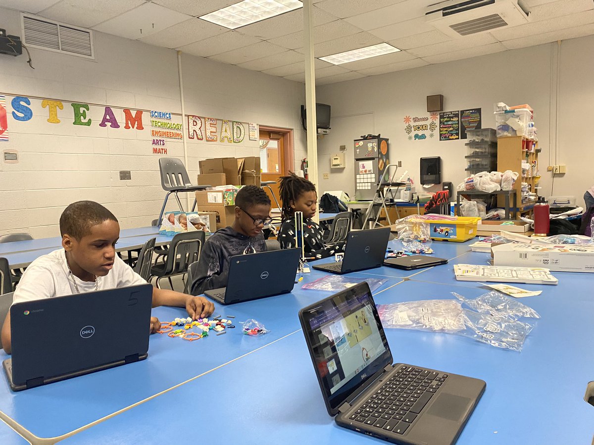 The students working on the Lego project. <a href="/KCPS_Hartman/">KCPS Hartman</a> <a href="/kcpublicschools/">KCPS</a>