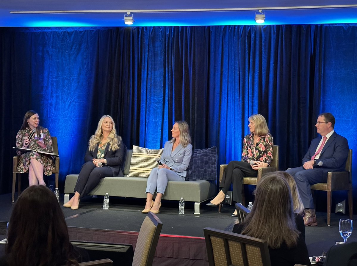 Amazing panel led by @WPLNetwork board member, Michelle Phillips. Leaders from @DevonEnergy & @chesapeake with thoughtful, practical guidance ablout leading with authenticity and excellence. #WomenInEnergy #WomenLead