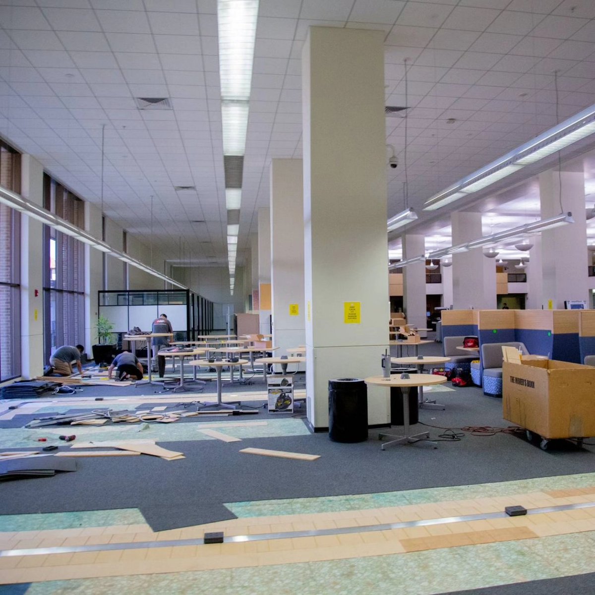 TexasTechLib's tweet photo. We touched up a section of the Study Hub with new furniture. See the progession! #GoLibrary https://t.co/dNUudWMjXb