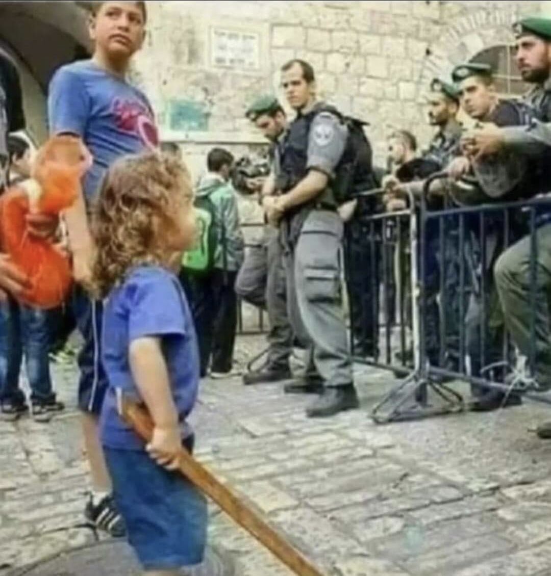 Kudüs tarih boyunca hep çetin imtihanı oldu bu ümmetin. İmtihanımız devam ediyor! Bugünlerde yaşananlar ise insanlığın yüz karası. Ve yük her zaman zayıfların omuzlarında.