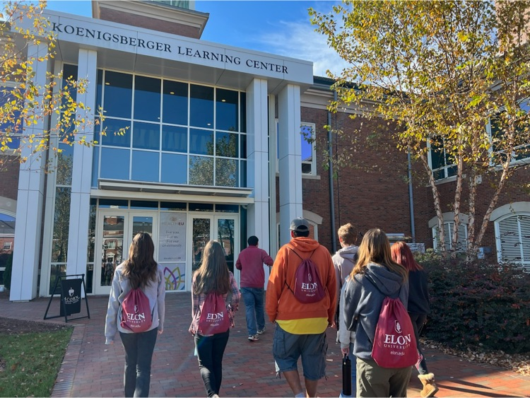ABECatACC's tweet photo. Our freshmen spent a beautiful morning touring Elon and learning more about their local option after graduation! 🧑‍🎓 https://t.co/yTjNghrEwZ