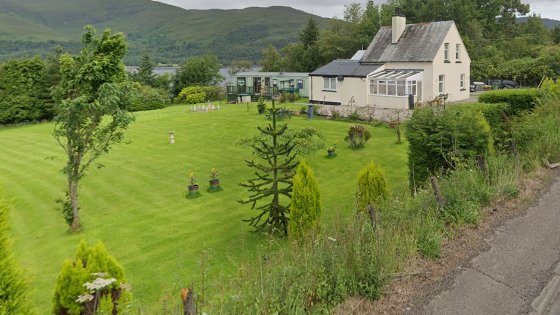 There's a history of #monkeypuzzle trees around #LochLinnhe south of #FortWilliam Pic July2022 although trees near #Onich have been lost. @OnichHotel @Campfield #Druimarben #Achintore @CorranFerry
