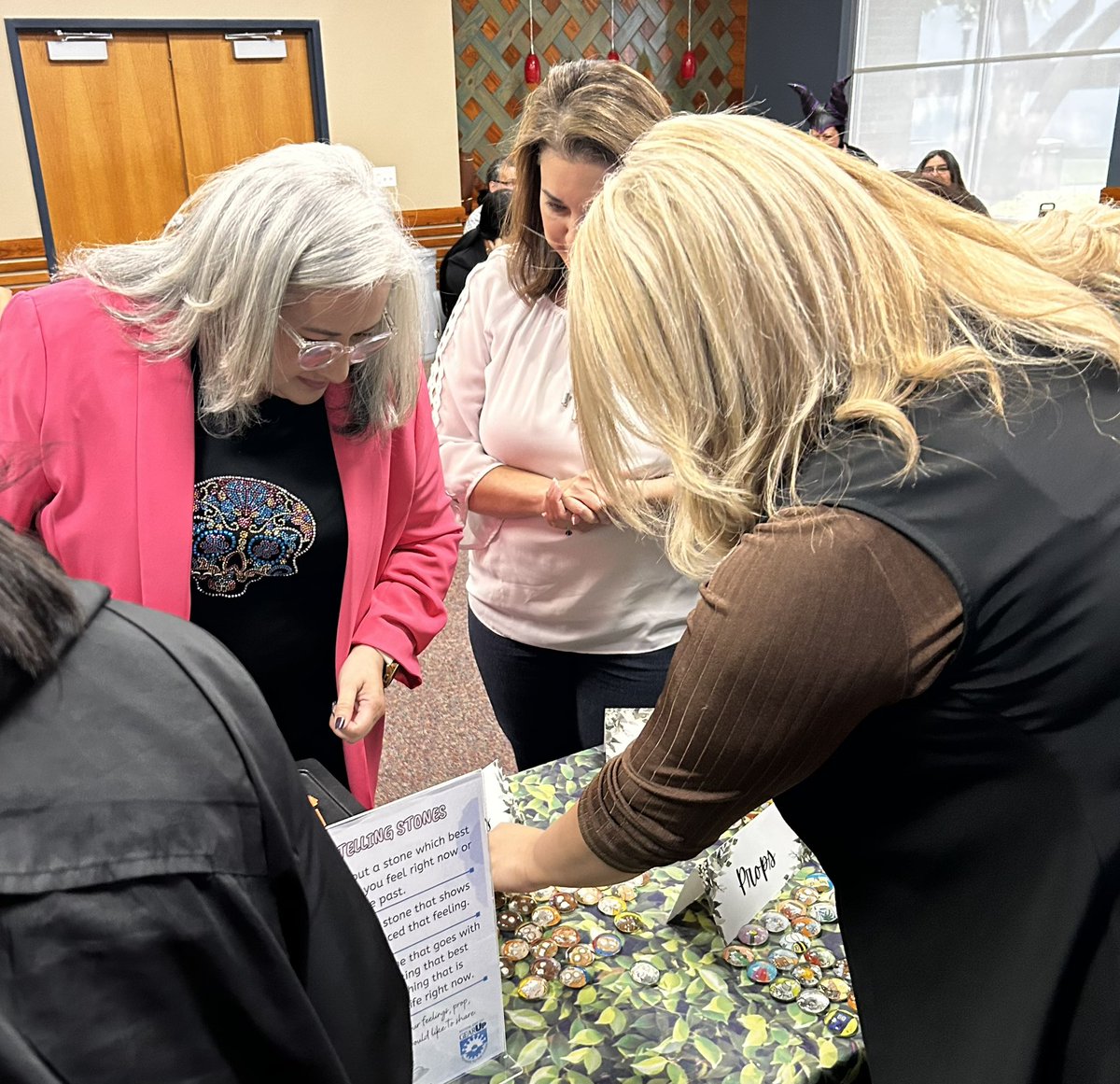 wlperez22's tweet photo. Wellness with Wanda @TSTCstrong today! Facilitators toured the campus, had an SEL/STEM activity, and learned about scholarships. Shout out to Rio Grande City HS for winning the raffle! #GEARUPworks #buildingcommunity #SEL https://t.co/N8awiDwg79
