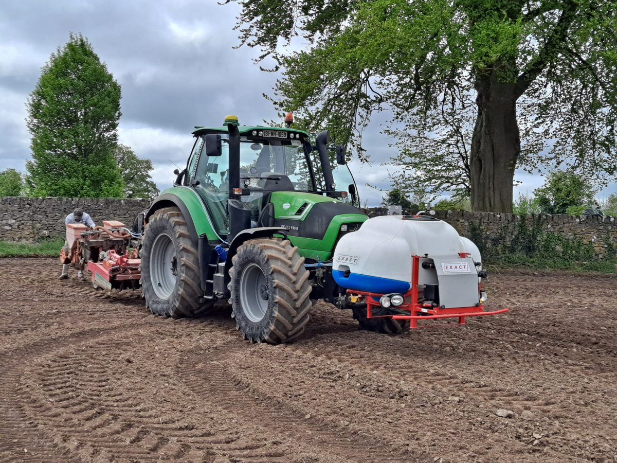 An interesting article in the latest issue of <a href="/profiMagazin/">profi</a> discussing the benefits of placing liquid fertilizer with the seed when sowing maize, something we have been experimenting with ourselves for a number of years.
@ByrneAgri <a href="/SoilServicesInt/">Soil Services Int.</a>