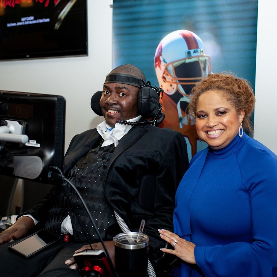 We ❤️ sports! We are so thankful for all of the teams and athletes across the nation who are supporting our vision of a world without ALS! #ALS #ALLvsALS