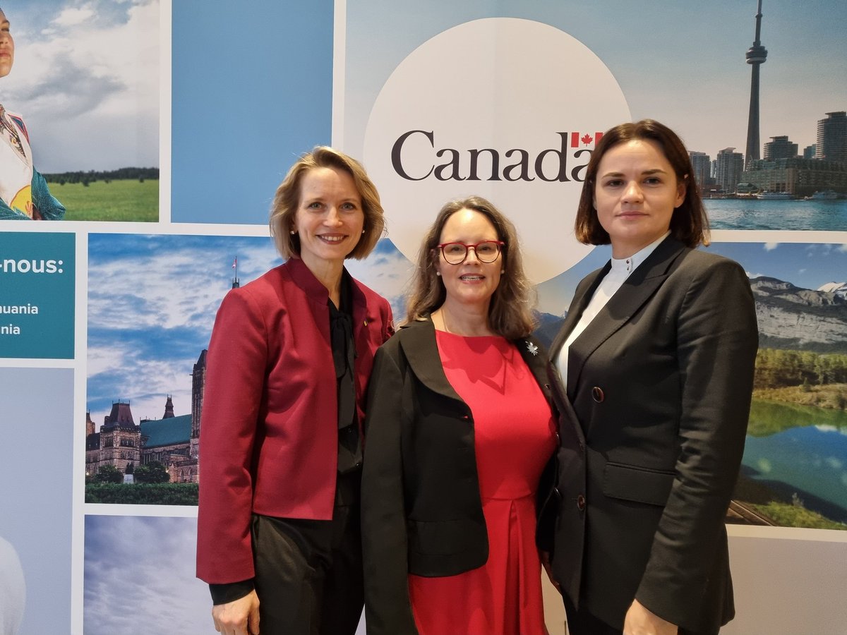 Celebrating opening of 🇨🇦 Embassy in 🇱🇹 with first resident Ambassador @JSautCan and the inspiring democratic Belarus leader Sviatlana @Tsihanouskaya.  Canada's commitment to Baltic security deeply appreciated. 🇱🇻🇨🇦 #standwithbelarus #standwithukraine