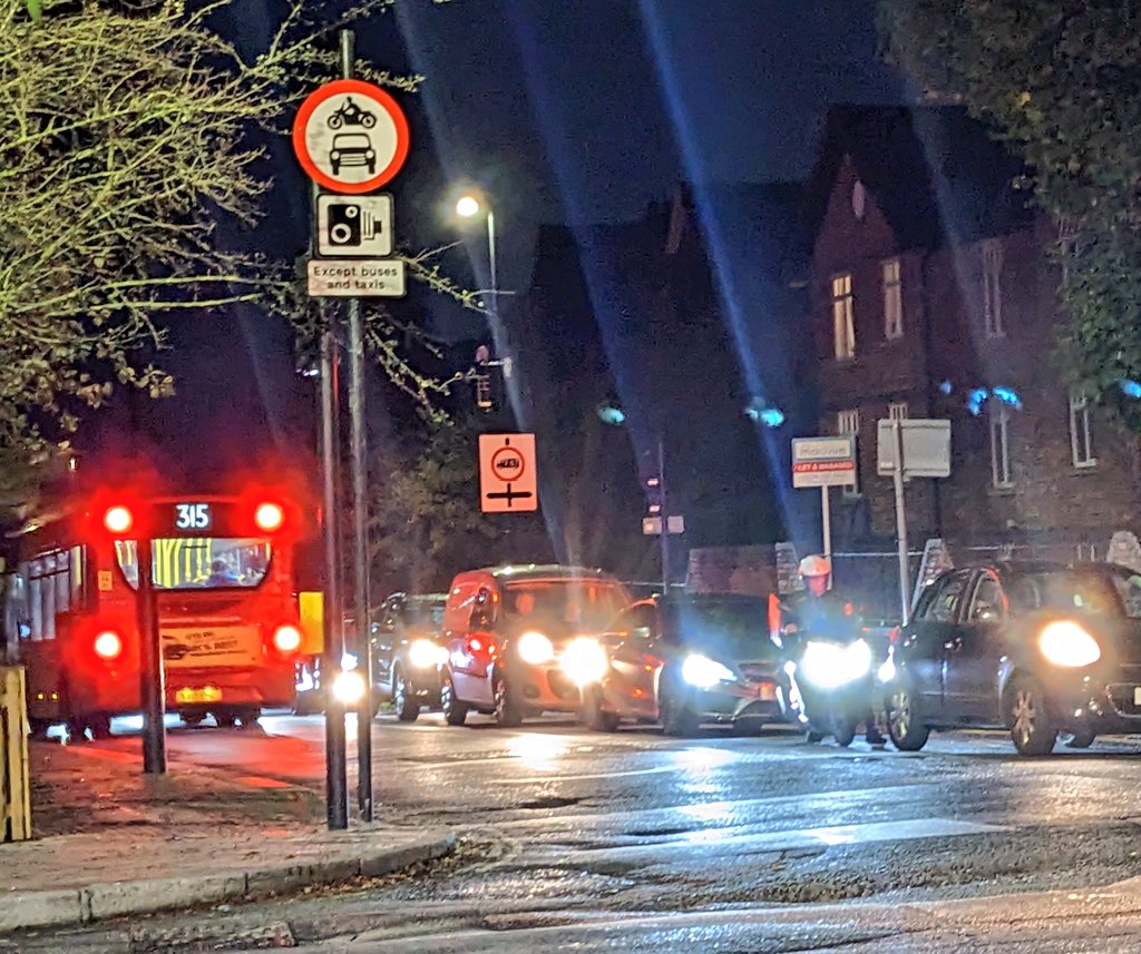 I'm appreciative of all feedback residents have already sent on ways Streatham Wells LTN filter signage & markings could be improved. As well as passing these up to Council, I was out this eve inspecting some myself. Some good; some less so. Plenty for Council to consider & do.