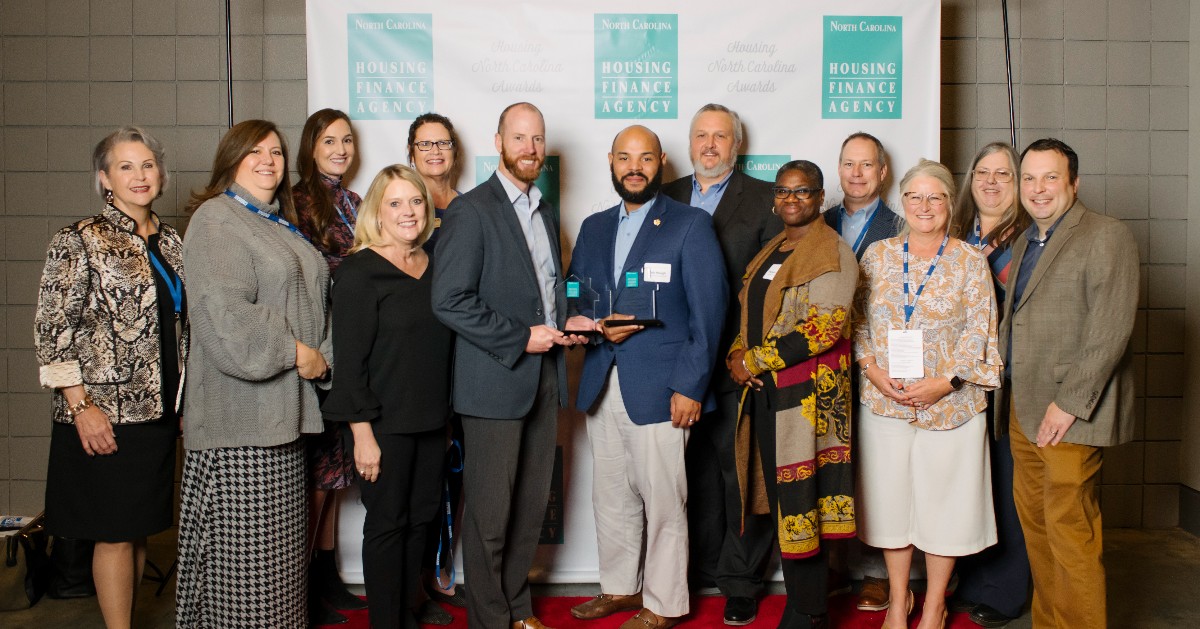 The 2023 Housing NC Award winner for rental development is Carolina Avenue Apartments in New Bern. Receiving plaques were Mosaic Development Group and the New Bern Housing Authority. 

ow.ly/Kqnm50PWwHA