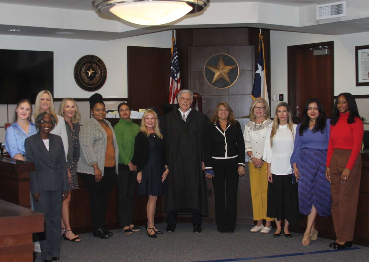 CASADenton's tweet image. We are thrilled to welcome this new class of CASA Advocates to our ranks. This group has completed their training and are ready to make a difference in the lives of children! 💙 

Learn how you can #BecomeaCASA at ow.ly/g8xr50PYERQ.