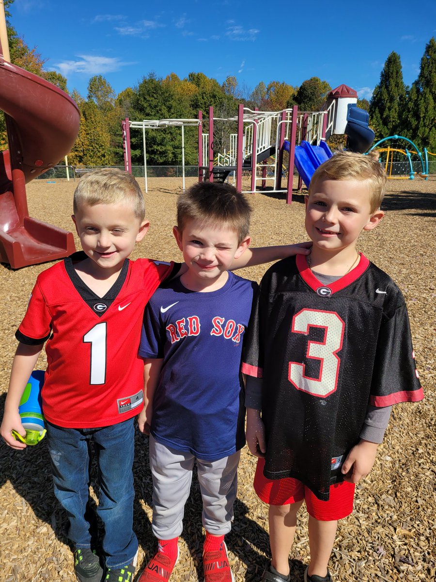 smith1st's tweet image. Trusted Adult/Future Career Tuesday- these people are a #SourceofStrength for us! Doctors, teachers, coaches, famous athletes... we can learn from all of these great people. #Sourcesofstrength #Mvesgainesville #Firstgraderocks