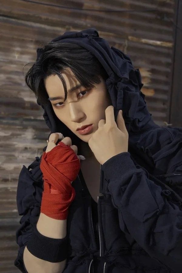 freakboynico's tweet photo. do ensaio de hoje tirado pelo incrível @sweaterpye_ 
o trabalho de câmera dele conseguiu a façanha de me deixar bonito 🥺🥺 https://t.co/OjYcMYNSV6