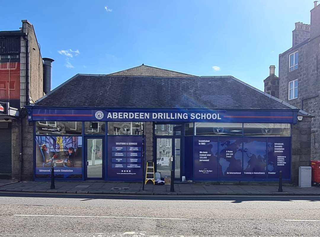 print_signage's tweet photo. We recently produced and applied bright new graphics at Aberdeen Drilling School on Holburn Street.
Full colour prints with lamination, no chance of weather fading or shrinkage.

#fullcolourprinting #metamark #graphics https://t.co/j6fxN34JHI