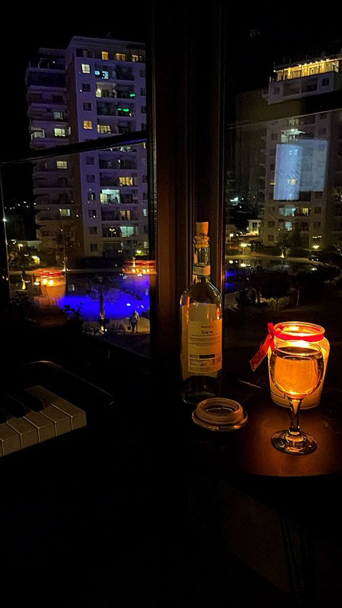 ghazallamd's tweet photo. 🥂🎹 https://t.co/6kbYgaKCpB