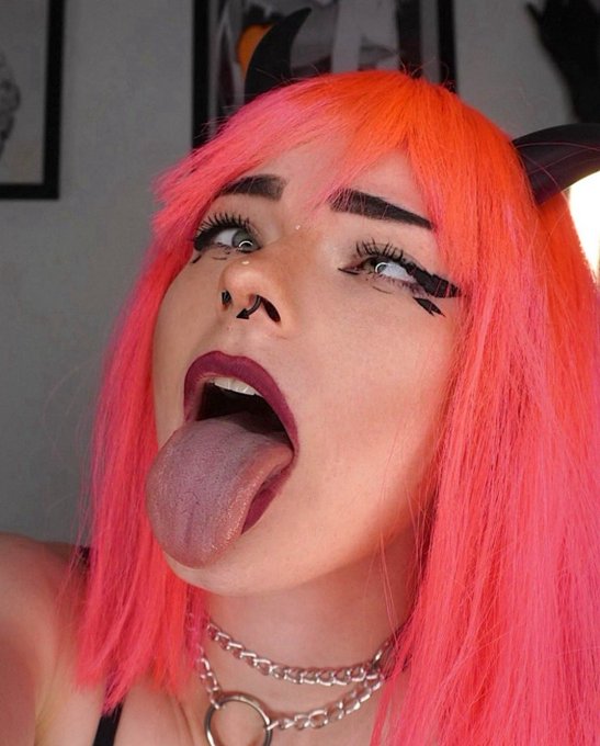 This tongue could be your next target 👅😈 https://t.co/7ZRcnY9alp<a href="/tag/tongue"class="tags"><span>#tongue</span></a><a href="/tag/ahegao"class="tags"><span>#ahegao</span></a><a href="/tag/diabloiv"class="tags"><span>#diabloiv</span></a>