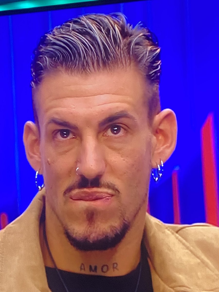 dulcelectora7's tweet image. Ahora ya sé a quién me recordaba… #GHVIP240