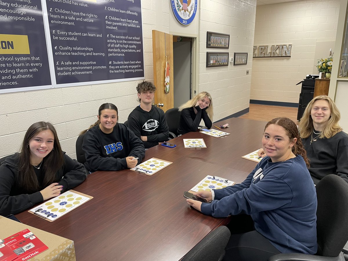 Whitney Tomlin tweet media