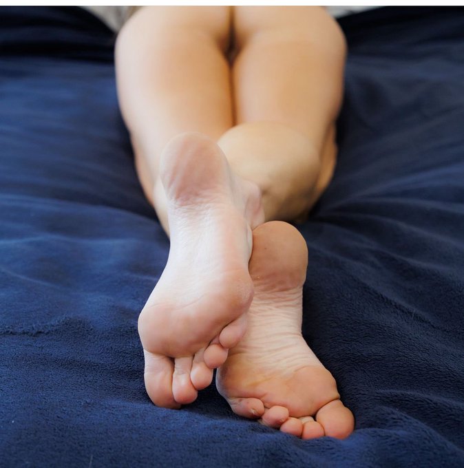Who likes feet?? #footfetish #feet #soles #onlyfans #fansly #onlyfansmodel https://t.co/LzrivdlkcR<a href="/tag/footfetish"class="tags">#footfetish</a><a href="/tag/feet"class="tags">#feet</a><a href="/tag/soles"class="tags">#soles</a><a href="/tag/onlyfans"class="tags">#onlyfans</a><a href="/tag/onlyfansmodel"class="tags"><span>#onlyfansmodel</span></a><a href="/tag/fansly"class="tags"><span>#fansly</span></a>