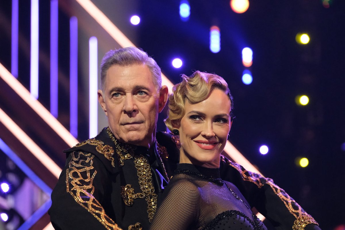 officialdwts's tweet photo. We’re wild about this #MostMemorableYear Paso Doble from @MrBarryWilliams and @petamurgatroyd 🤩 #DWTS https://t.co/bztkrFNci7