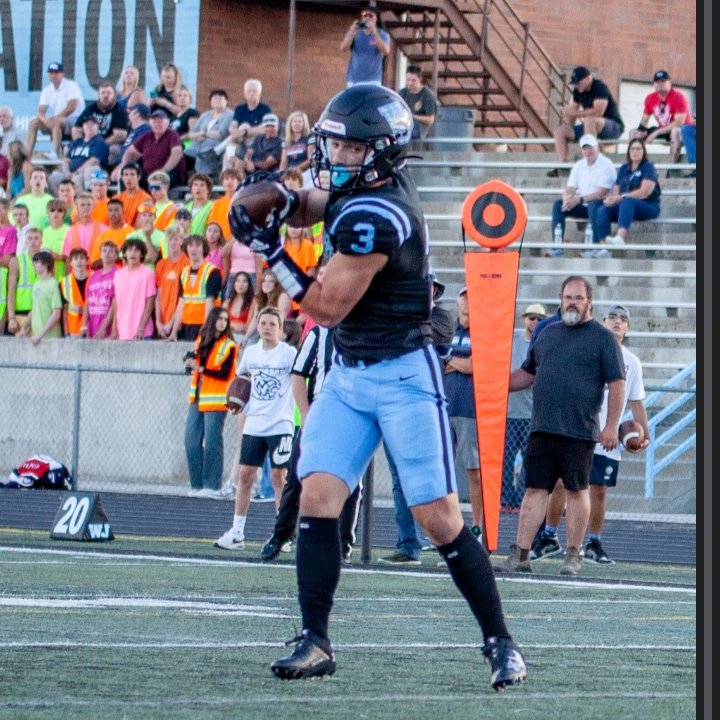 cayden_mietchen's tweet photo. Congratulations to @Overby_Dom for earning Region 4 MVP, @jacksonroybal2 for 1st all region QB, @Kyle_Curtis03 for earning 1st all region WR, and @JaxonHarris20 Harris for earning all region TE/LB Honors. Great, hard working kids who put up great numbers on offense! https://t.co/AFUpJHzQ9I