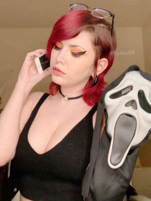 what&rsquo;s your favorite scary movie?? 💀🍿✨ https://t.co/7WZMAQuHrW<a href="/tag/mvsales"class="tags"><span>#mvsales</span></a>