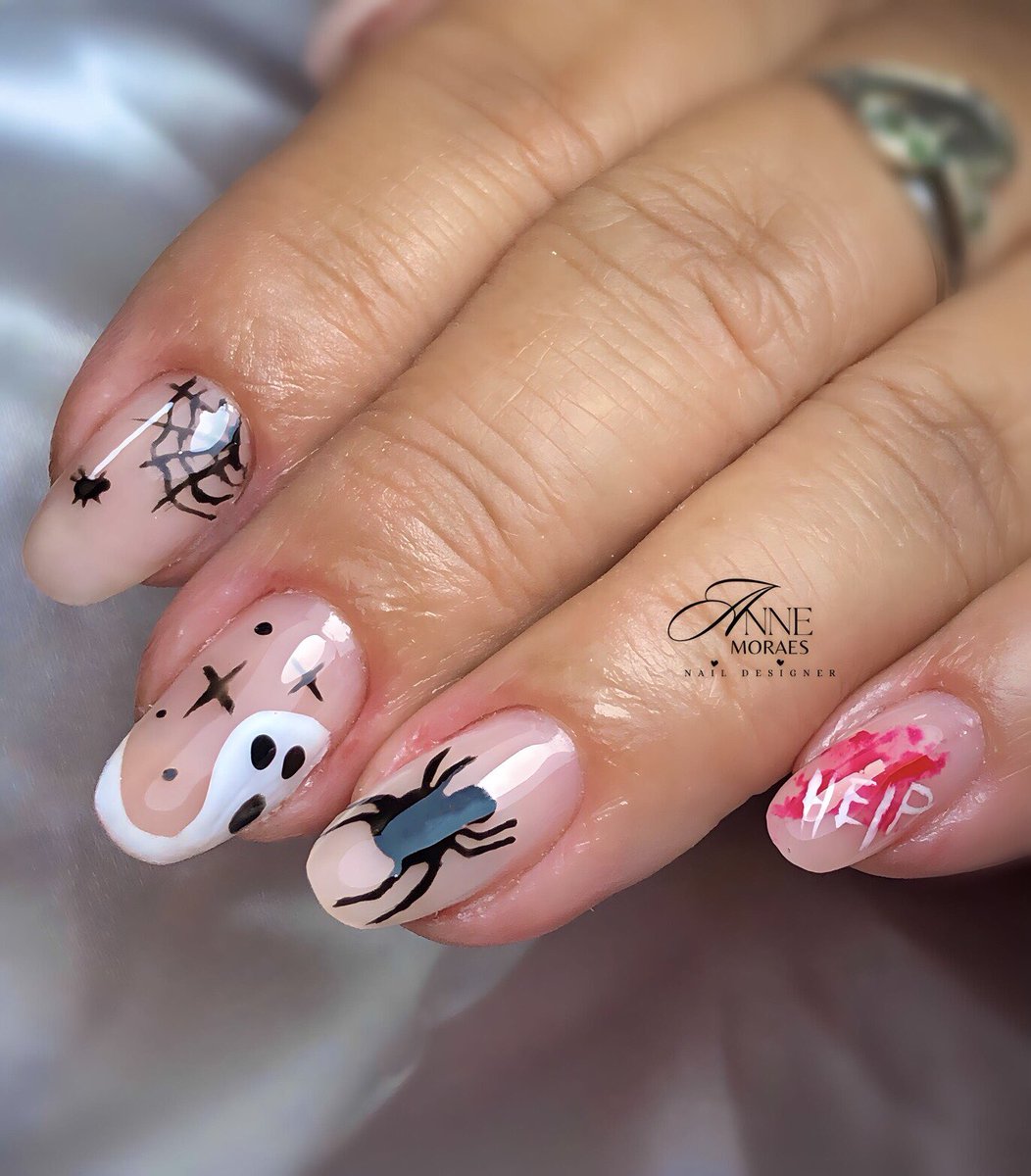 _annemoraess's tweet photo. Unhas Halloween 🎃 👻
Manutenção fibra de vidro +30 dias off 
Esmaltação em gel e Nail art feito à mão 💖 

#alongamentodeunhas #unhasemgel #gelnatips #fibradevidro #esmaltacaoemgel #gel #unhas #halloween #unhashalloween #desenhoamao #desenholivre #nail #nailart #unhasbrasil https://t.co/5x5piwMRbm