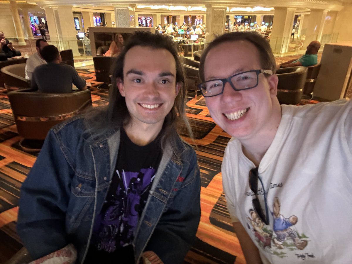 SubathonLive's tweet image. beyond happy our plans worked out.  from drinks with @Moonstreuxx and @Claytano to meeting up with @miss_angeliquew @jasonxanon and @orbpixel for a little gambling... great end to my night!  let's plan something though, and not wait a whole year again.