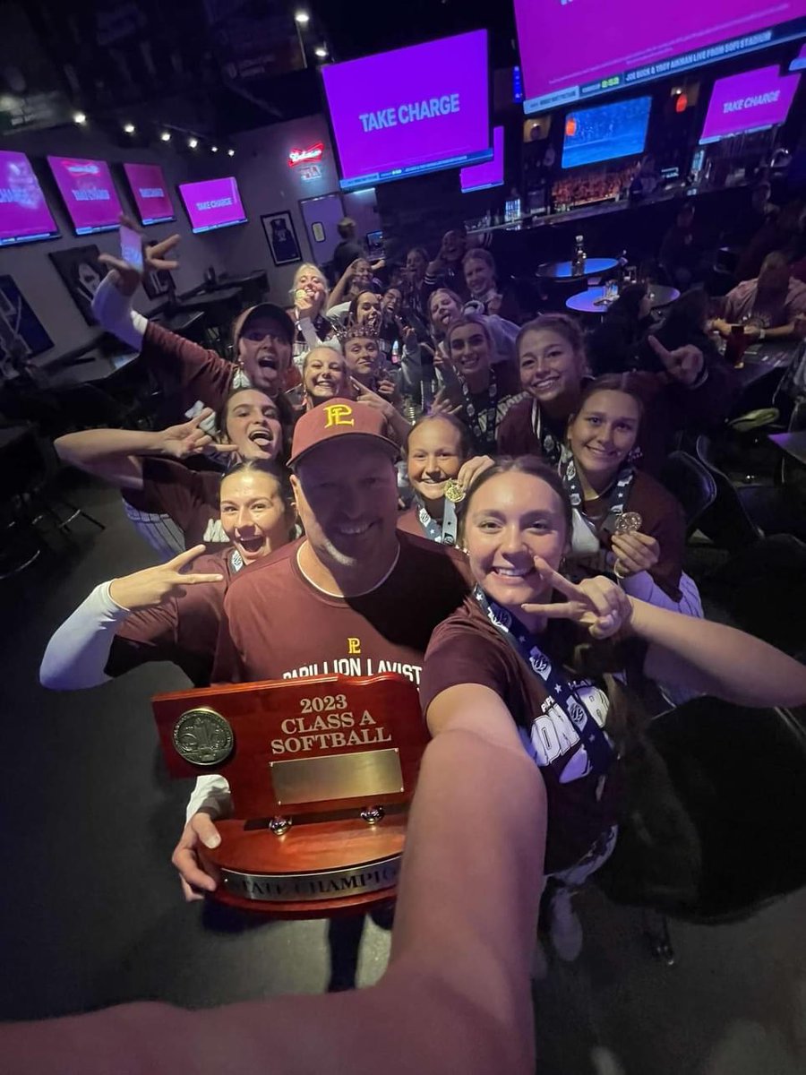 papiosoftball's tweet image. Congrats to our Coach P for being named Metro Coaches Co-Coach of the Year!  Amazing group of girls and Coaching Staff!  #dbd #WeArePLV