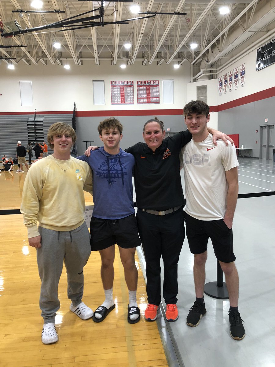 BaysingerKara's tweet photo. I miss these guys!!!🏀❤️🏀 https://t.co/zR4vfCjFi4