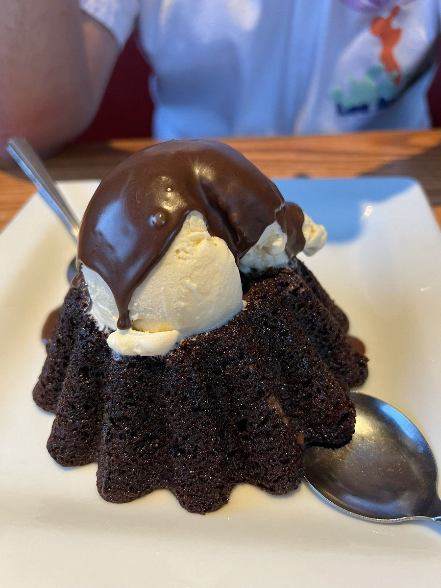 DavidDuhhh's tweet photo. @Chilis  Best Part !!#BarbzDay #chilisgrillandbarbz https://t.co/W0W8A0BWu1