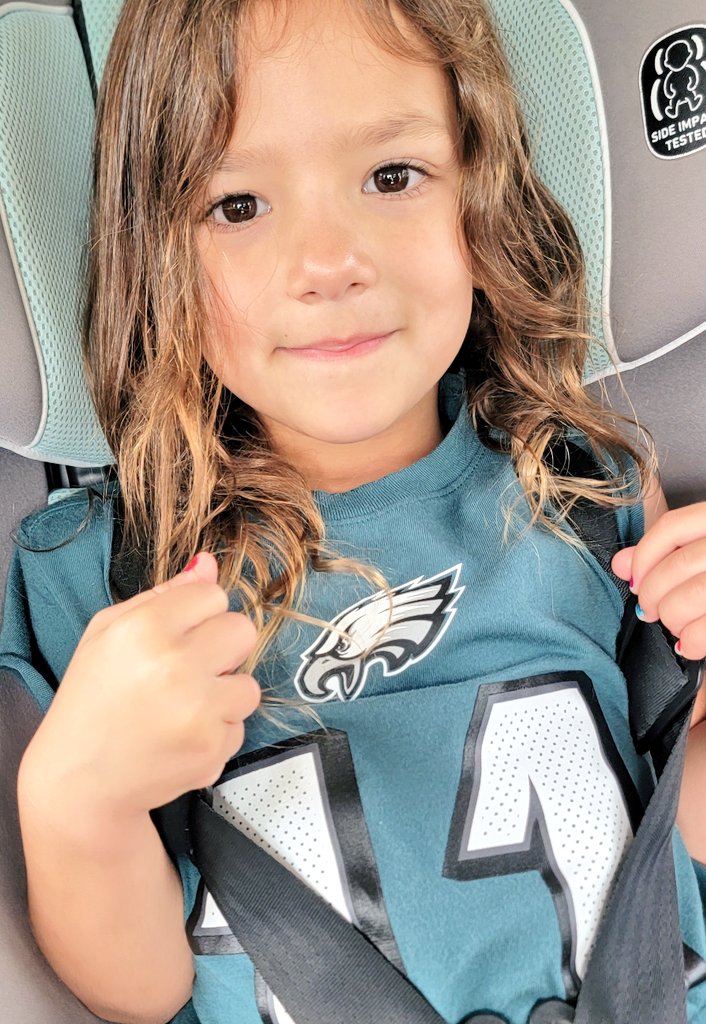 BoggsMelina7's tweet photo. Let go Birds! Their Bucs loving father has no choice... they were born bleeding green! #6and1 @Eagles #NFCleaders @PHLEaglesNation @EAGLES_DYNASTY https://t.co/lW2zZGTKug
