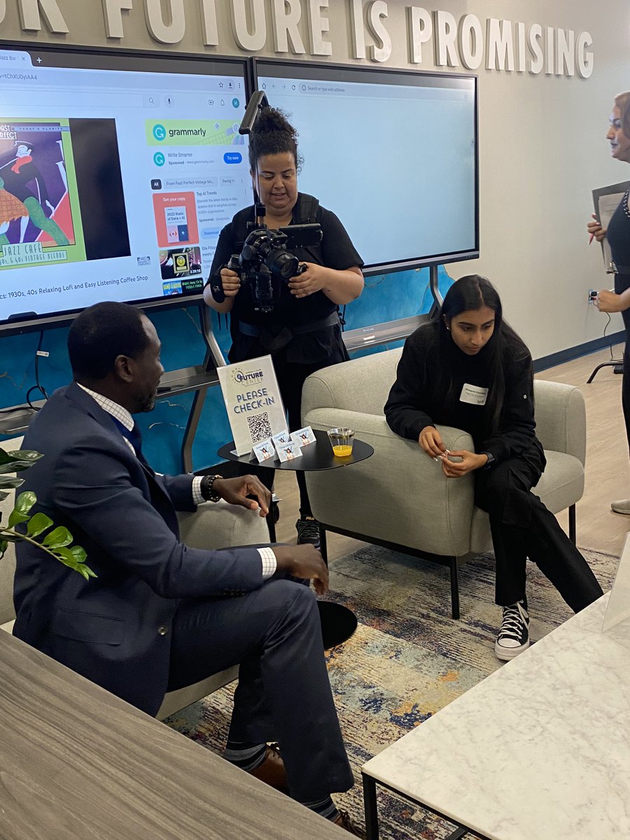 _ProjectNext's tweet image. This morning we held a "Networking Event" @smhsfuturecenter . Project Next Board Members along with San Marcos High School Administrators helped our High School Ambassadors learn valuable networking skills. #NetworkingPower #ConnectionsMatter #projectnext #highschool #smhs